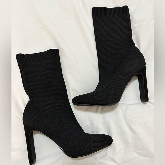 New boots from shein, cucco brand, black color, 8 size. - Picture 2 of 3